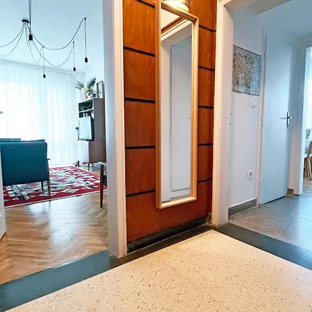 Apartment Vintage Retreat